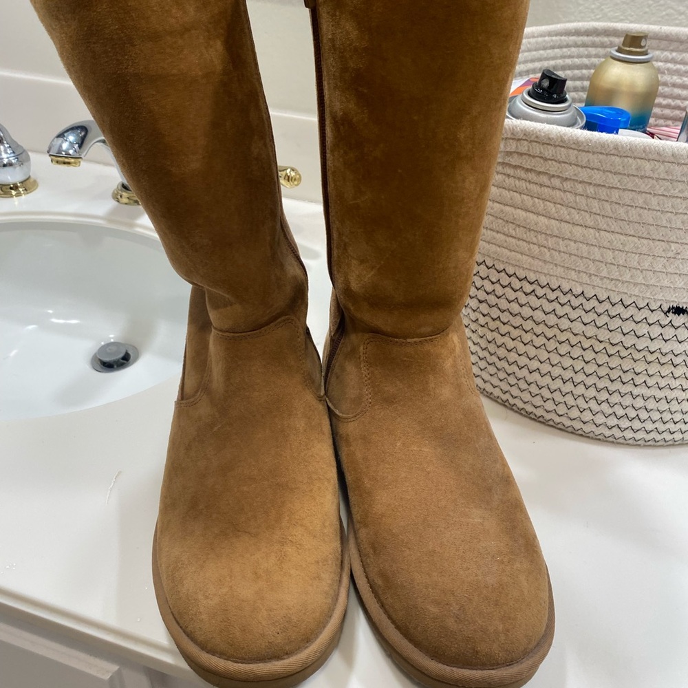 Ladies ugh boots with zippers